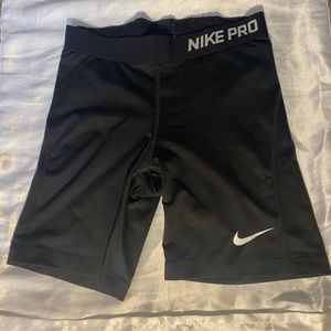 BLACK Nike pro biker shorts🖤 size small 15”